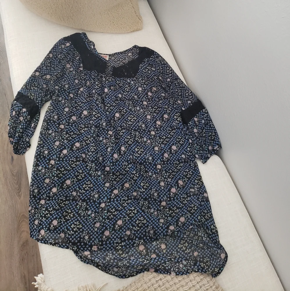 Mossimo Supply Co Hi Lo Quarter Sleeve Top - Picture 2 of 9
